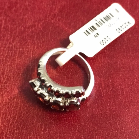 New Garnet Ring Set in Sterling Silver Size 6 - Picture 3 of 4